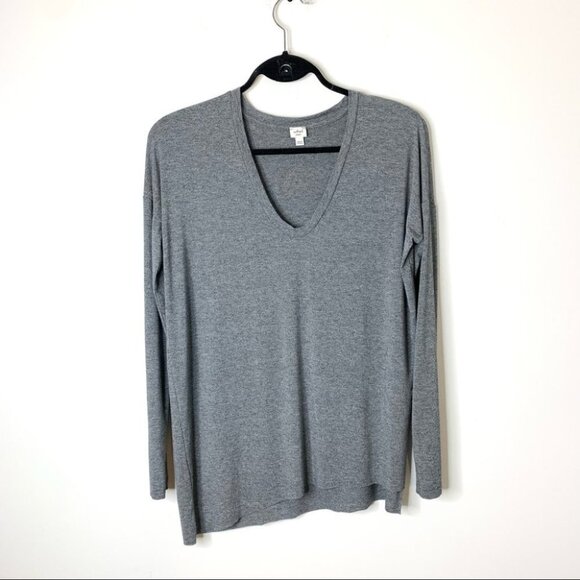 Aritzia Wilfred Long Sleeve Asymmetrical Hem Side Slit Top long sleeve Grey XS - Picture 2 of 14